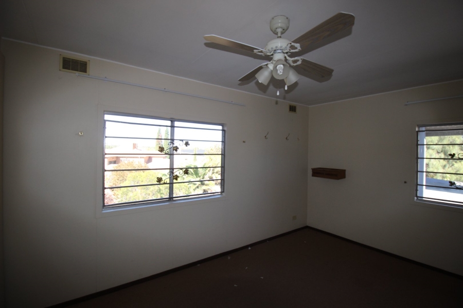 2 Bedroom Property for Sale in Lake Deneysville Free State